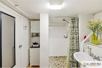 566 Chapman Street, Hillside, NJ 07205 - Photo 30