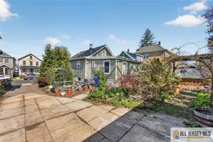 30 Paul St, Fords, NJ 08863 - Photo 24