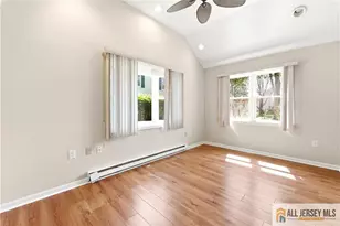 272 Middlebury Ln, Monroe Township, NJ 08831 - Photo 12