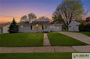 126 Villanova Dr, Lawrence Township, NJ 08648 - Photo 2
