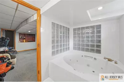 121 W Hill Road, Colonia, NJ 07067 - Photo 20