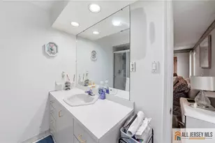 121 W Hill Rd, Colonia, NJ 07067 - Photo 18