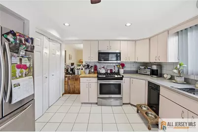 121 W Hill Road, Colonia, NJ 07067 - Photo 10