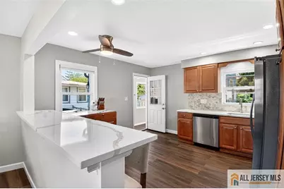 37 Eberly Place, Fords, NJ 08863 - Photo 6