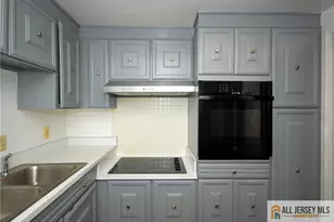 97 Glenwood Ln, Monroe Township, NJ 08831 - Photo 14