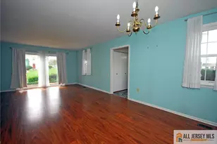 97 Glenwood Ln, Monroe Township, NJ 08831 - Photo 10