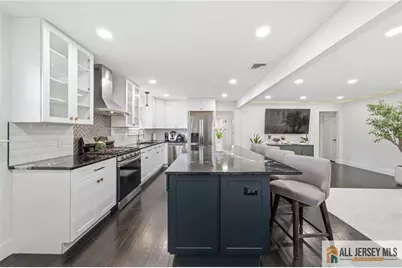 22 Macedulski Terrace, South Amboy, NJ 08879 - Photo 2