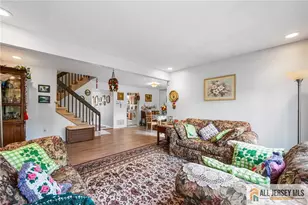 325 Willowbrook Dr, North Brunswick Township, NJ 08902 - Photo 4