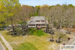 1 Pineview Ct, Monroe Township, NJ 08831 - Photo 2