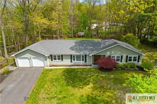 7 Michelle St, Monroe Township, NJ 08831 - Photo 2
