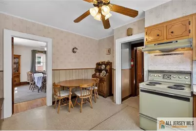 113 E Prospect Avenue, Woodbridge Township, NJ 07095 - Photo 12
