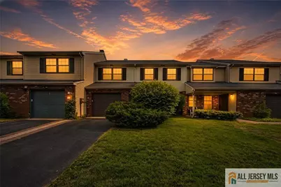 4 Hopkinson Court, East Brunswick Township, NJ 08816 - Photo 2