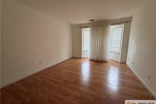 404 Carhart Ct, East Brunswick Township, NJ 08816 - Photo 4