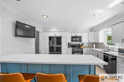 275 Alden Avenue, Edison, NJ 08820 - Photo 10