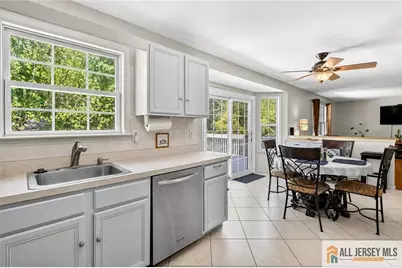 28 Glynn Court, , NJ 08859 - Photo 16