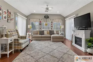637 Madison Dr, Monroe Township, NJ 08831 - Photo 6