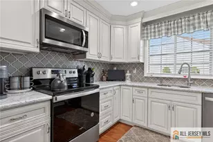 637 Madison Dr, Monroe Township, NJ 08831 - Photo 10