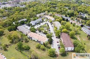 343 Lancaster Ct, Piscataway Township, NJ 08854 - Photo 18