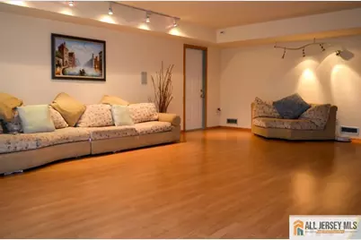 8 Sherwood Road, Edison, NJ 08820 - Photo 4