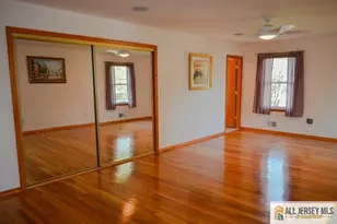 8 Sherwood Rd, Edison, NJ 08820 - Photo 8