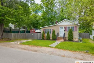260 Greenwood Dr, Old Bridge Township, NJ 07735 - Photo 2