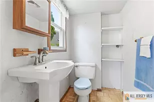 2 Moryan Rd, Edison, NJ 08817 - Photo 14