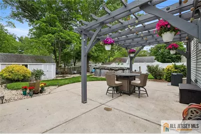 8 Parkway Place, Sayreville, NJ 08859 - Photo 22