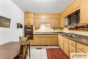 713 Lincoln Dr, Perth Amboy, NJ 08861 - Photo 12
