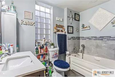 680 Amboy Avenue, Perth Amboy, NJ 08861 - Photo 18