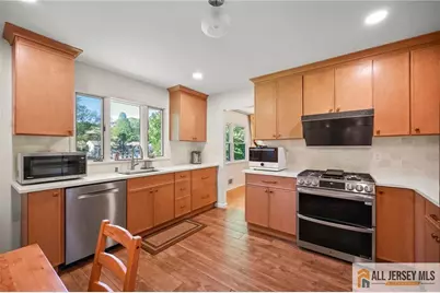 15 Kings Road, East Brunswick Township, NJ 08816 - Photo 10