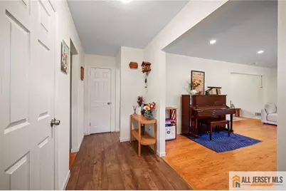 15 Kings Road, East Brunswick Township, NJ 08816 - Photo 4