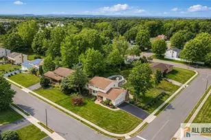 27 Woodmere Rd, North Brunswick Township, NJ 08902 - Photo 28