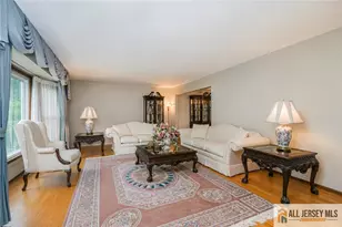 27 Woodmere Rd, North Brunswick Township, NJ 08902 - Photo 4