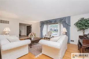 27 Woodmere Rd, North Brunswick Township, NJ 08902 - Photo 6