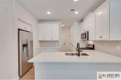 317 Sadie Circle, New Brunswick, NJ 08901 - Photo 8