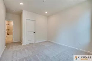 317 Sadie Cir, New Brunswick, NJ 08901 - Photo 18