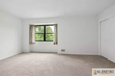 6001 N Oaks Boulevard, North Brunswick Township, NJ 08902 - Photo 16