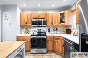 16 10th Ave, Monroe Township, NJ 08831 - Photo 12