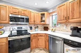 16 10th Ave, Monroe Township, NJ 08831 - Photo 32