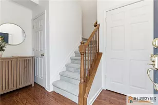 605 Donato Cir, Scotch Plains Township, NJ 07076 - Photo 2