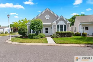 527 Harrier Dr, Monroe Township, NJ 08831 - Photo 2