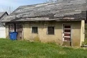517 Spotswood Englishtown Rd, Monroe Township, NJ 08831 - Photo 2