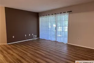 171 Lindsey Ct, Franklin Township, NJ 08823 - Photo 2