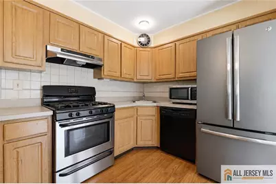 8 Lauretta Drive, East Brunswick Township, NJ 08816 - Photo 6