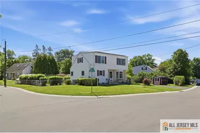 8 Lauretta Drive, East Brunswick Township, NJ 08816 - Photo 2
