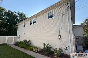 760 Magnolia Rd, North Brunswick Township, NJ 08902 - Photo 4