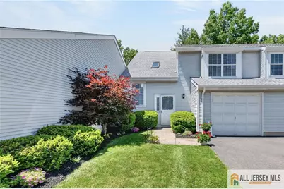 147 Picadilly Place, Franklin Township, NJ 08873 - Photo 4