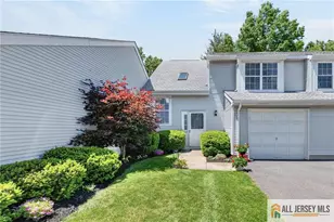 147 Picadilly Pl, Franklin Township, NJ 08873 - Photo 4