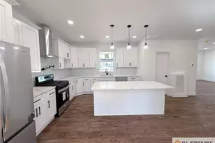 28 McKinley Ave, Iselin, NJ 08830 - Photo 4