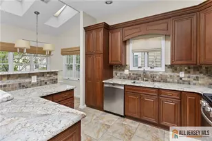 30 Wellington Pl, Monroe Township, NJ 08831 - Photo 16